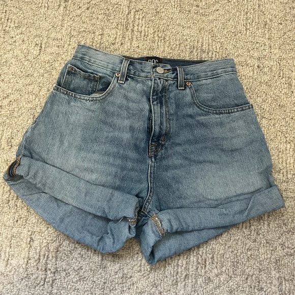 Urban Outfitters Shorts - Picture 1 of 2